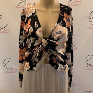 ROXY Size SMALL. Ruffled Tie Front Long Sleeve NWT Top. Ruffled at Hem. B80